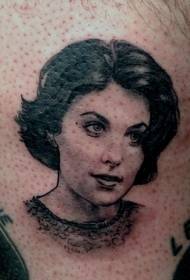 Patrón de tatuaxe de retrato feminino negro de ombreiro