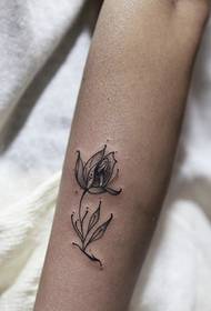 A variety of totem tattoo pictures for young women