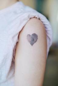 Tatuaggio semplice, piccolo e fresco per ragazze