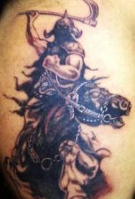Ljuti ratnik sa tamnim uzorkom tetovaže konja