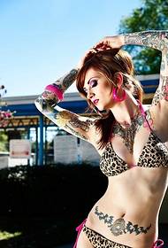 I tatuaggi di ragazze europee e americane non dimenticano