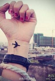 Tato tato, nyaranake tato pesawat pesawat cilik wanita cilik
