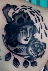 Muguras melnā viltīgā roze un raudošās sievietes tetovējuma raksts