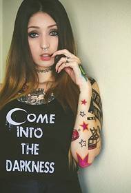2015. gada iecienītākais Eiropas un Amerikas sieviešu iemīļotais totēma tetovējums