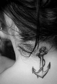 Foto di tatuaggio collo ragazza linea nera schizzo brezza marina ancora