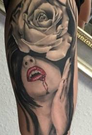 Modello di tatuaggio donna sanguinante in stile realistico colorato