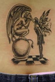 Модел на татуировка на дявол и елф на дъската