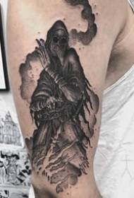 Patrón de tatuaje de caballero fantasma oscuro 9