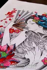 Bèl geisha lotus Cherry konbinezon modèl tatoo