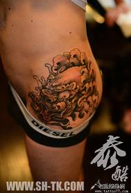 Fiúk lábát divat hűvös Tang oroszlán tetoválás minta
