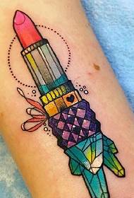 Tatuaggi di rossetto che le ragazze che amano la bellezza vogliono