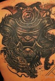 Natrag samurajska maska i uzorak tetovaža zmajeva
