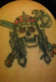Color humero pirata exemplum skull tattoo