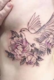 Motif de tatouage de fleurs sexy pour filles