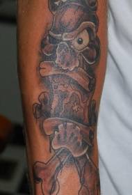 Arm svart svart piratskalle tatuering mönster