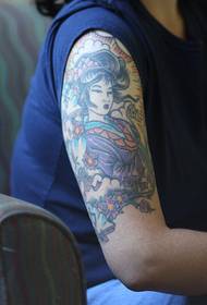Ealaín tattoo geisha na Seapáine