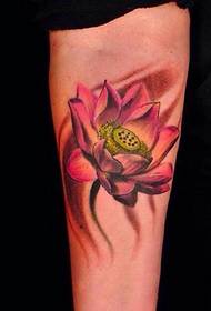 Budist kutsal lotus dövmesi