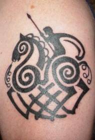 Samurai totem stampa di tatuaggi di cavallu neri nantu à a spalla