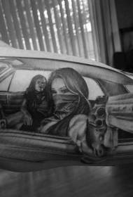 امرأة سوداء كبيرة العصابات صورة مسدس ونمط وشم السيارة