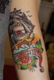 Arm farve traditionelle pirat skib tatoveringsmønster