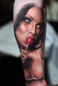 Красочный сексуальный образец татуировки женщины в реалистическом стиле