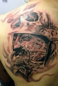 背部黑灰令人毛骨悚然的战士纹身图案