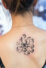 Kleines Totem Tattoo für kleine frische Mädchen