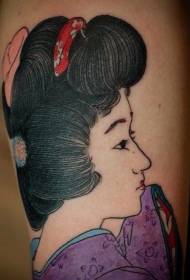 Patrón de tatuaxe de xeisha en estilo asiático pintado