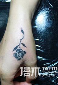 Lady tigris szája rózsa tetoválás