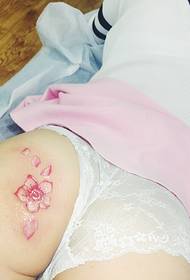 Gambar tato kecil segar untuk anak perempuan seksi dan menggoda