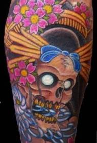 Tatuaggio geisha in stile giapponese moderno di colore del braccio