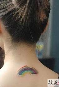 Pola tato pelangi kecil untuk anak perempuan