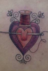 Plecy w kolorze miłości z wzorem tatuażu igły