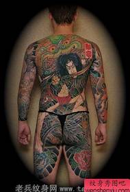 Uznanie męskich wzorów tatuaży: pełne zdjęcie tatuażu samurajskiego