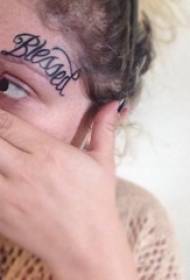 Lány szemöldöke fekete egyszerű absztrakt vonalak értelmes angol tetoválás képek