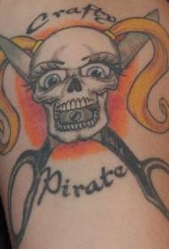 Gumbo ruvara musikana pirate dehenya uye scissors tattoo