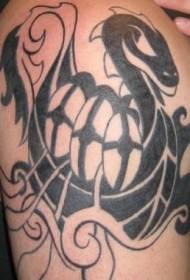 Iso käsivarsi merirosvolaiva musta tatuointi malli