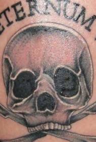 Prosta piracka czarna czaszka z listowym wzorem tatuażu