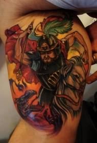 Farverig asiatisk kriger og dragon tatoveringsmønster på indersiden af armen
