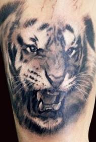 orro tigrea beltza tatuaje eredu errealista