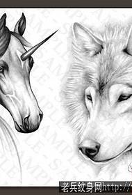 Mtundu wa tattoo ya Wolf: mawonekedwe a wolf mutu unicorn tattoo