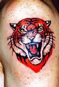 татуировка плеча злой тигр