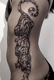 Karkea abstrakti moderni tyyli tatuointi malli