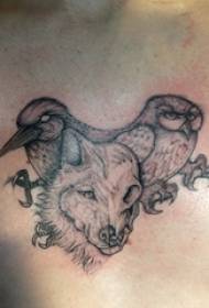 Jongen borst zwart grijs punt doorn eenvoudige lijn klein dier vogel en wolf tattoo foto