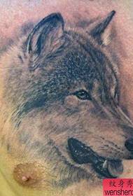 مردانہ سینے کا ٹاپ مقبول کلاسک بھیڑیا سر ٹیٹو کا نمونہ