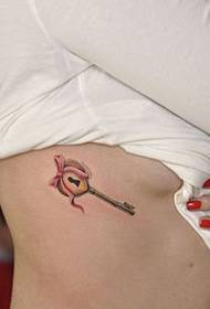 Дівчина улюблений лук ключ татуювання візерунок