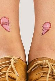 Hjerteformet tatoveringsmønster som kan deles av venninnene