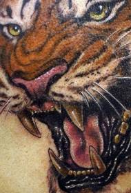 боја рамена супер реалистичан узорак тигрова тетоважа