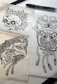 Japana besta krania portreto de vario de manuskripto de tatuaj ŝablonoj