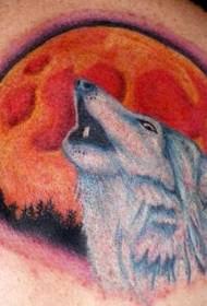 Serigala bahu berwarna Serigala tato dengan tato bulan